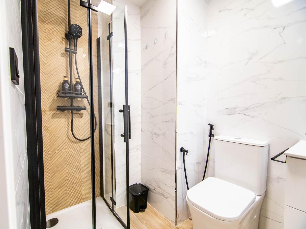 Apartmán Tuguest Avenida Madrid Granada Exteriér fotografie